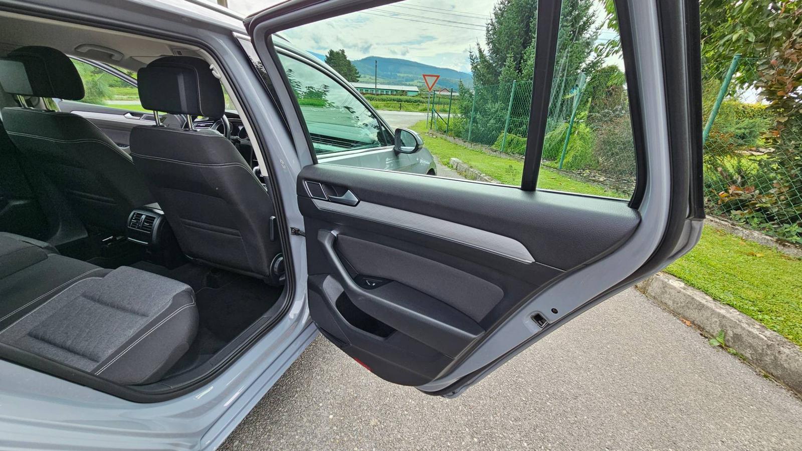 Volkswagen Passat Variant 2,0 TDI , elegance , DSG *** MODEL 2023 ****