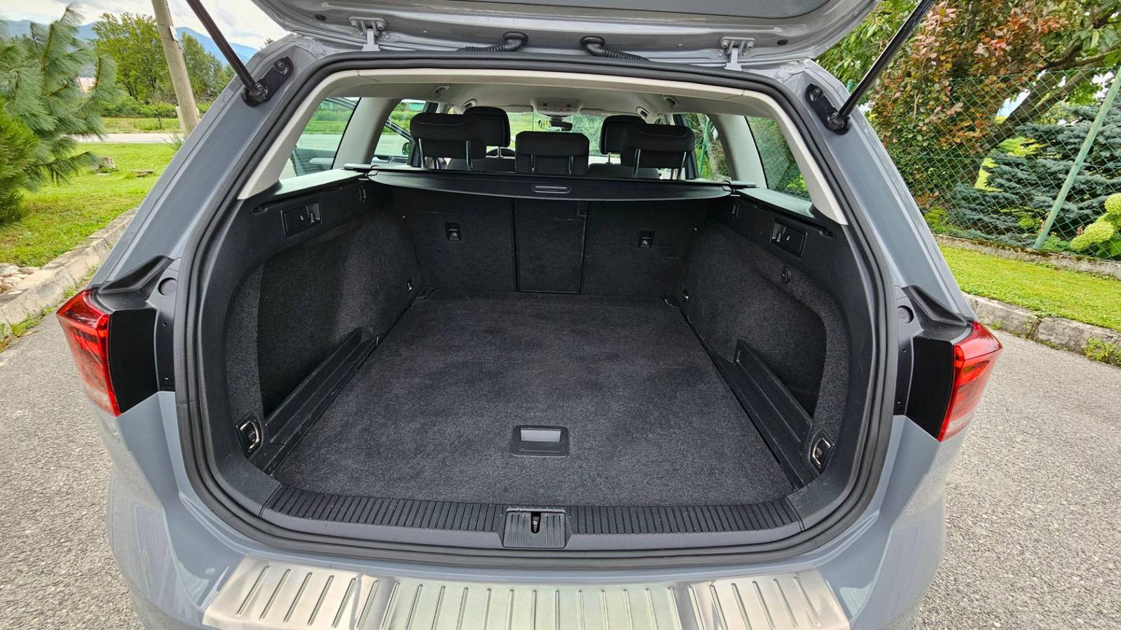 Volkswagen Passat Variant 2,0 TDI , elegance , DSG *** MODEL 2023 ****