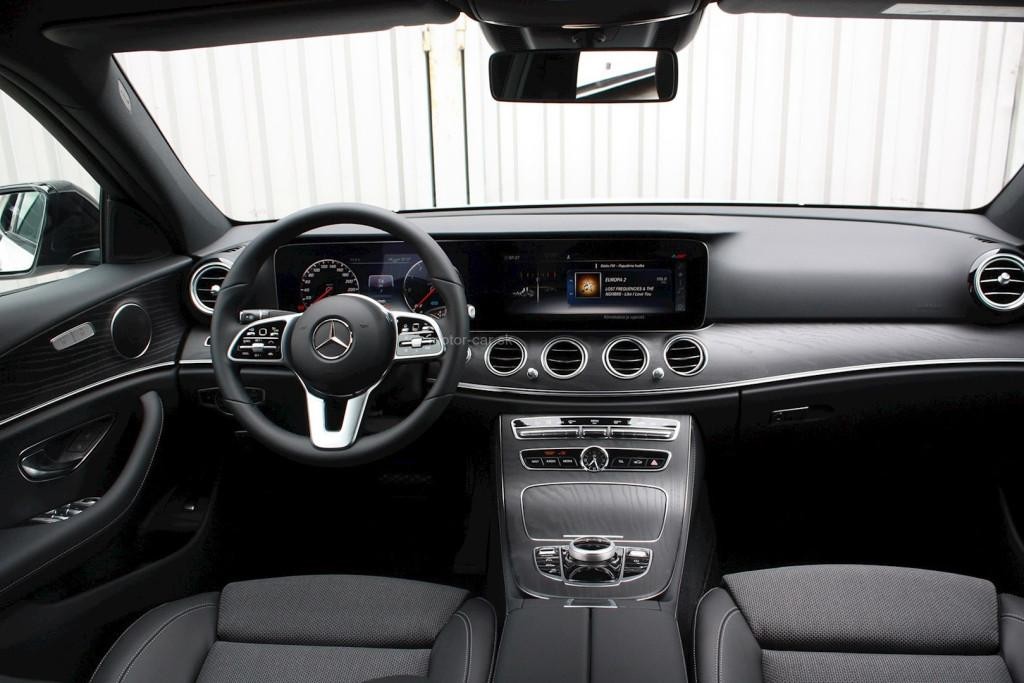 Mercedes E trieda 300 de A/T