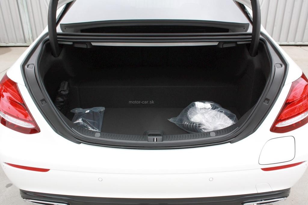 Mercedes E trieda 300 de A/T