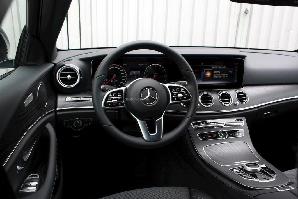 Mercedes E trieda 300 de A/T