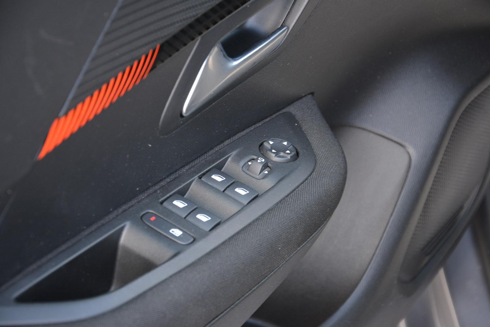 Peugeot 208 1.20 benzín, SR. voz, servisná história