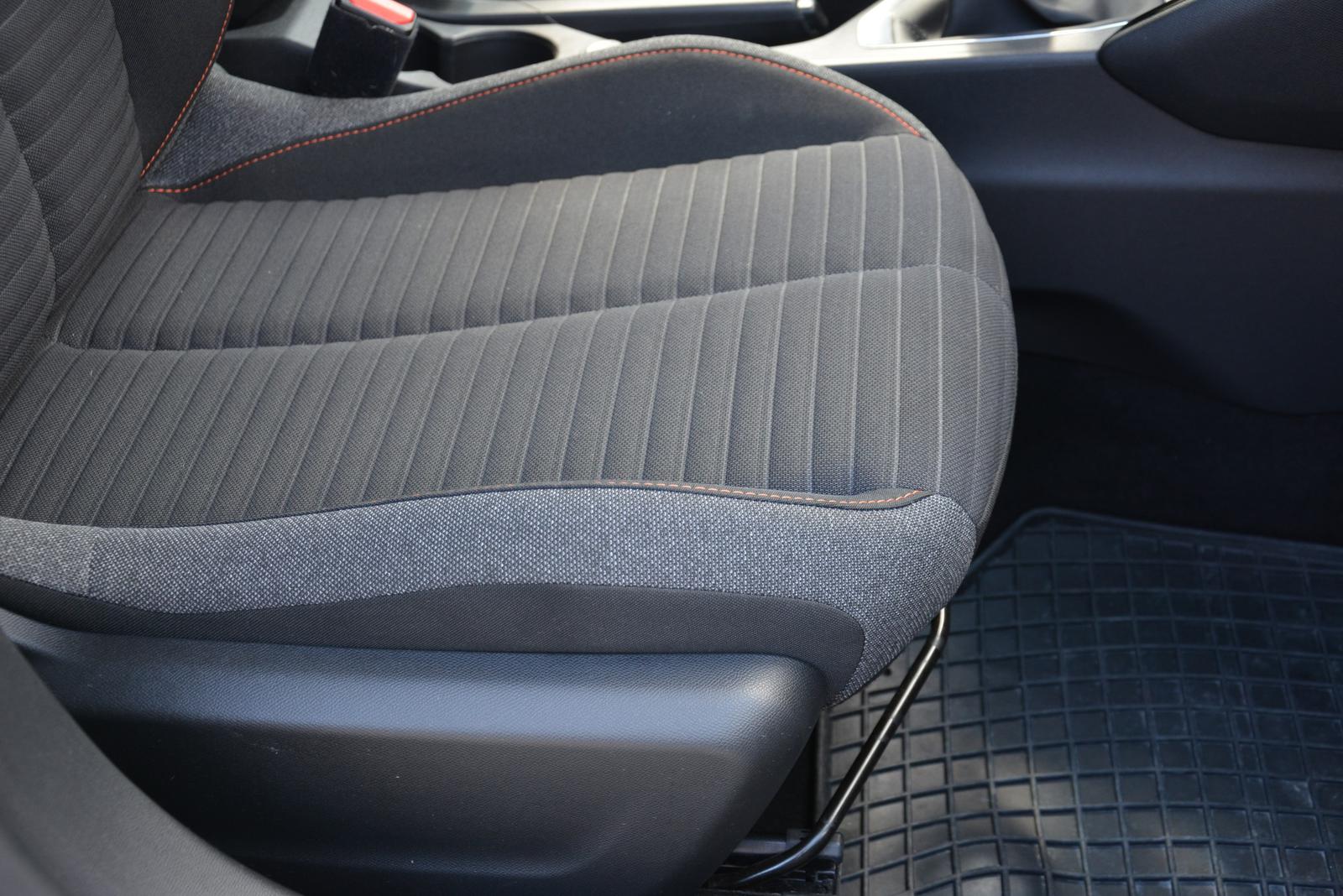 Peugeot 208 1.20 benzín, SR. voz, servisná história