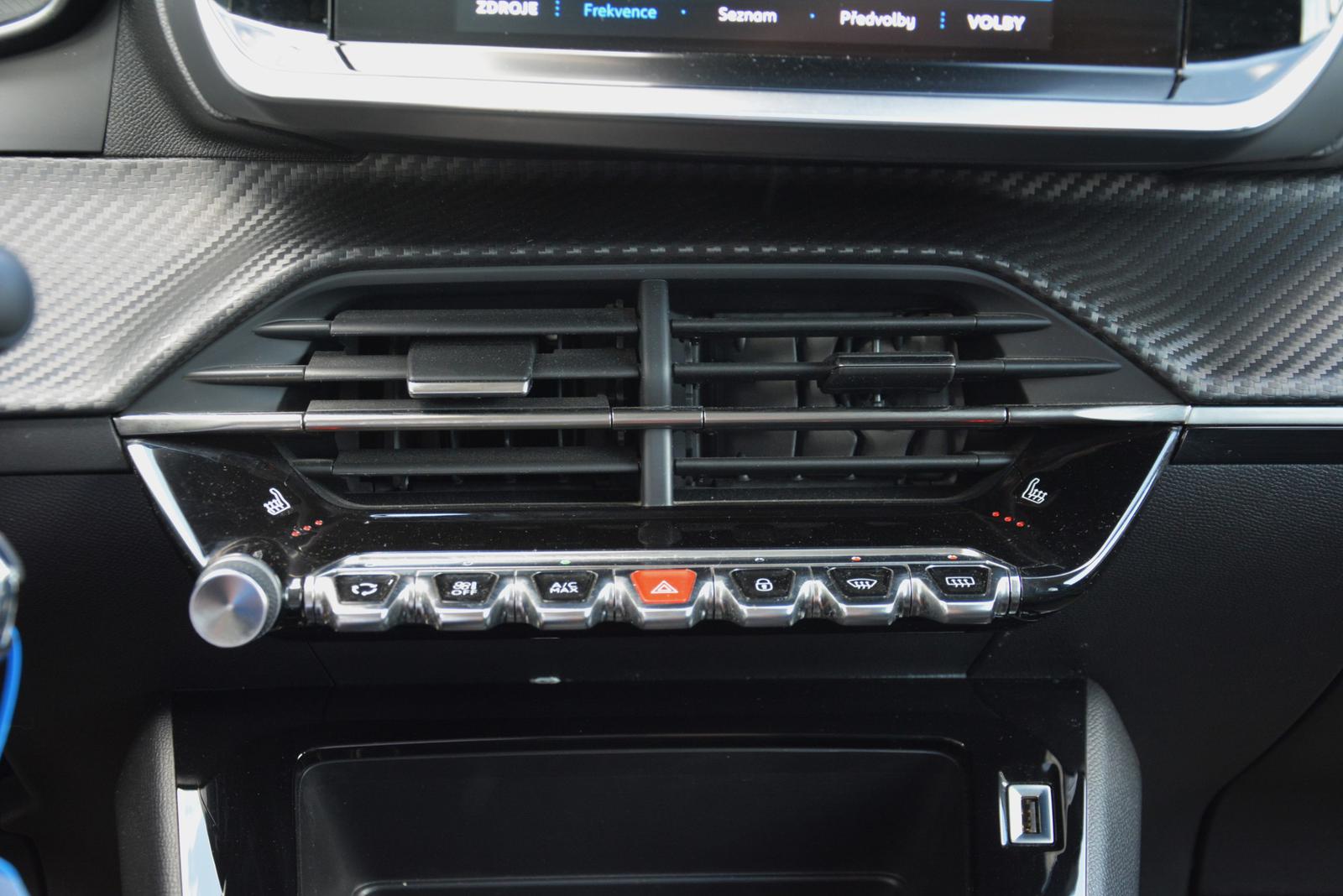 Peugeot 208 1.20 benzín, SR. voz, servisná história