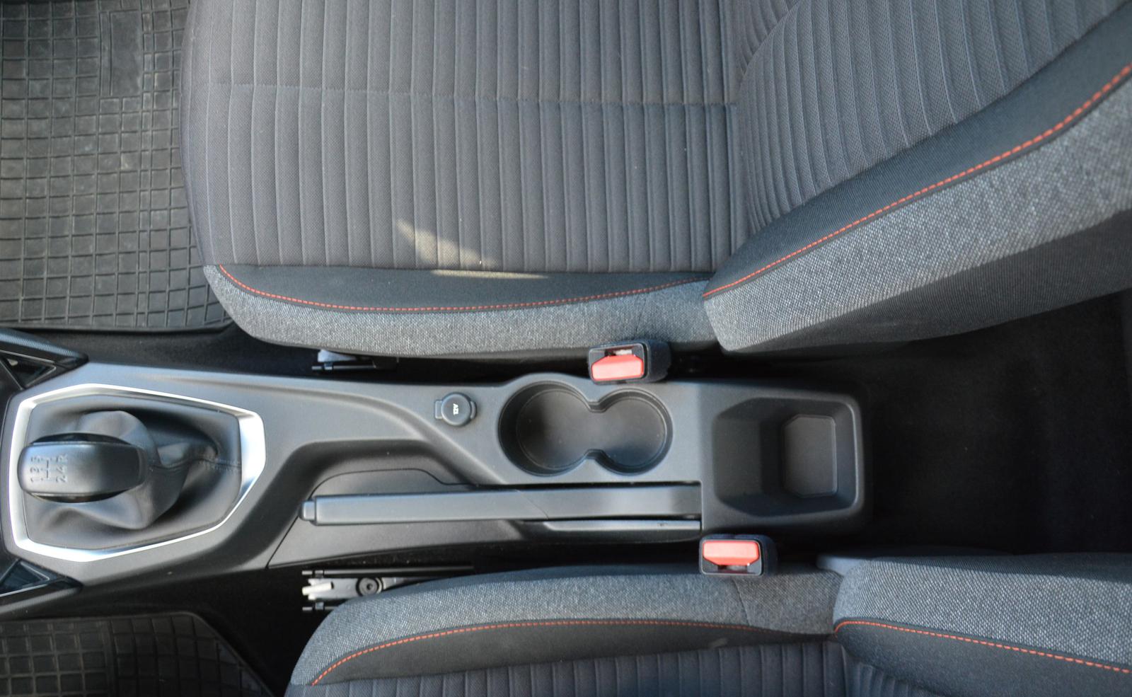 Peugeot 208 1.20 benzín, SR. voz, servisná história