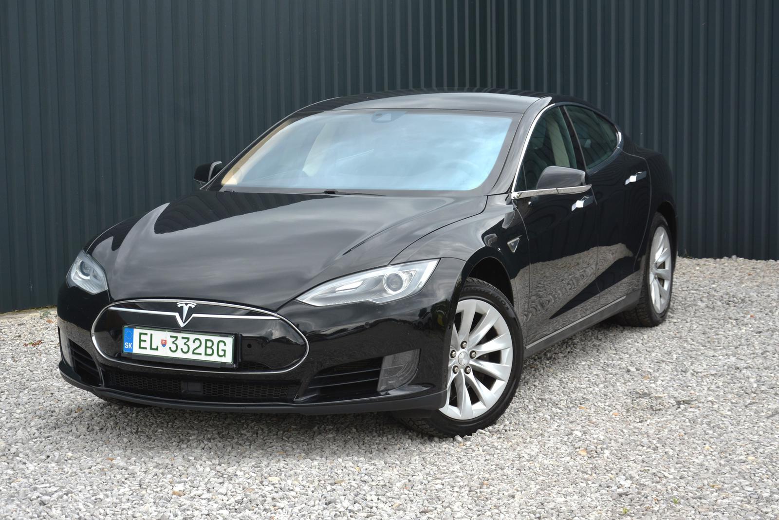 Tesla Model S 0.00 koža, vzduchový podvozok 386kw