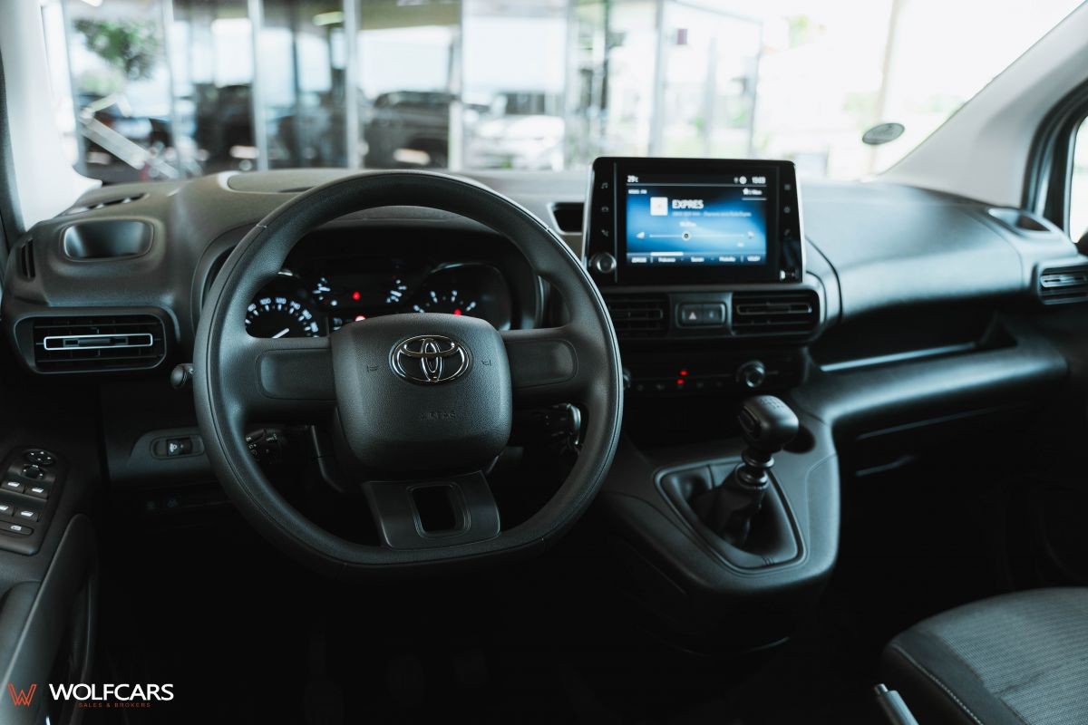 Toyota Proace City Verso Long 1.5D 100k Shuttle