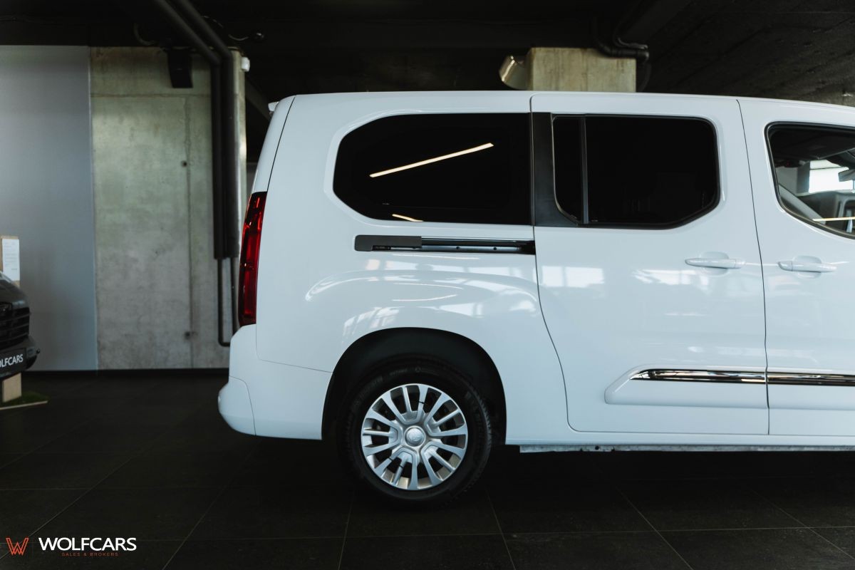 Toyota Proace City Verso Long 1.5D 100k Shuttle