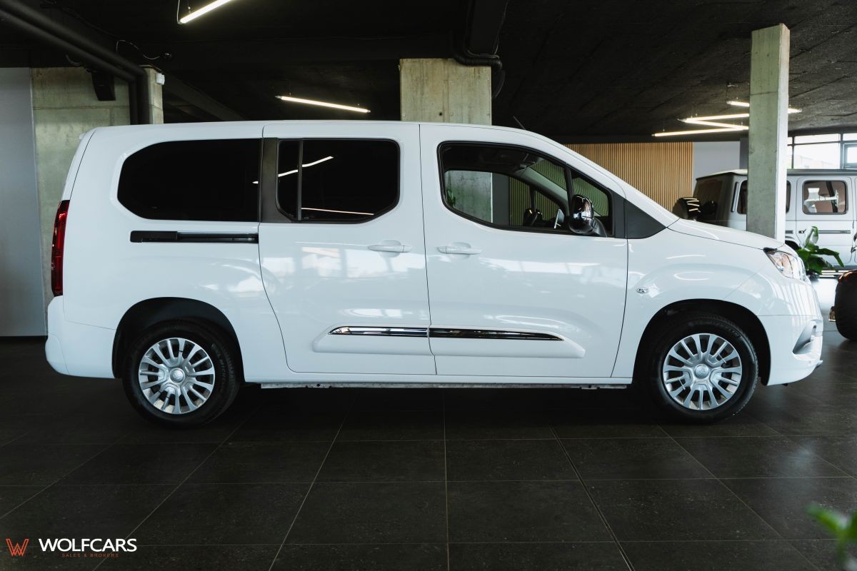 Toyota Proace City Verso Long 1.5D 100k Shuttle