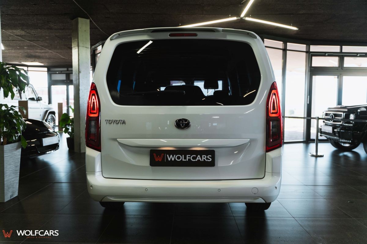 Toyota Proace City Verso Long 1.5D 100k Shuttle