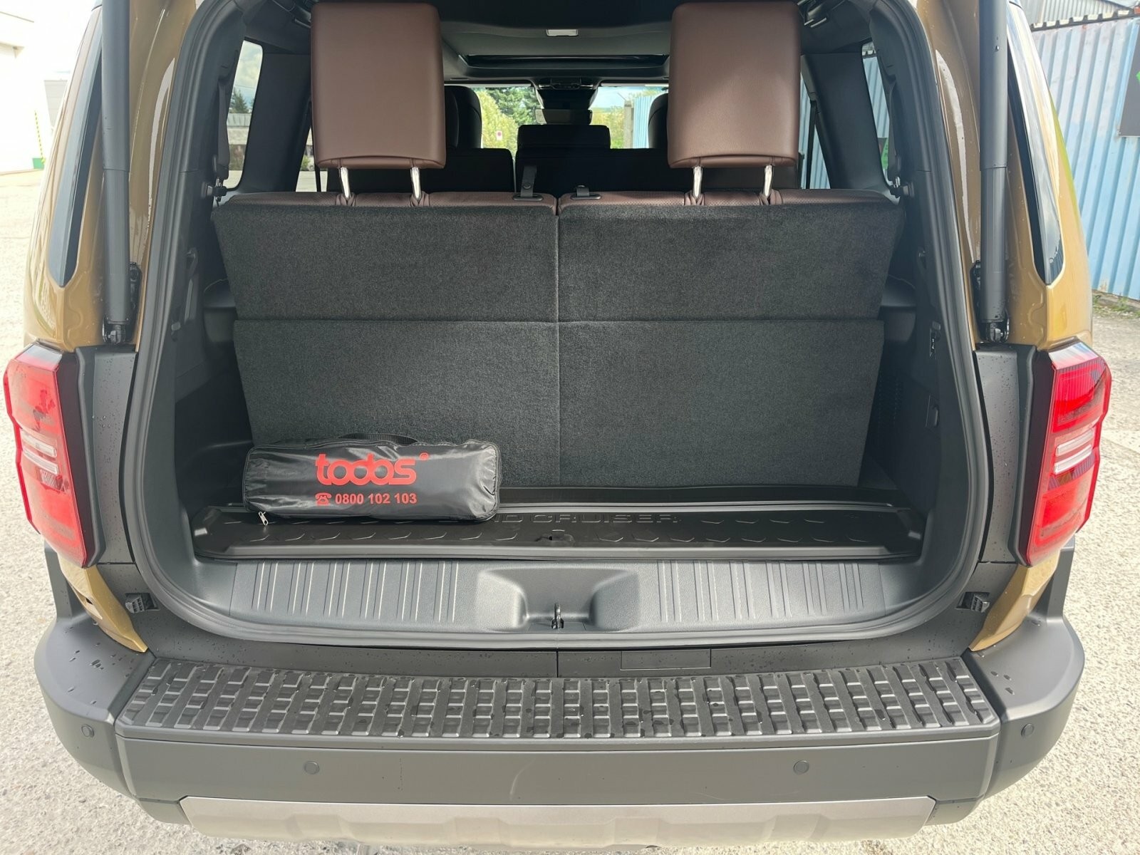 Osobné a úžitkové autá Toyota Land Cruiser 2.8L Diesel 204 - 8 AT Executive Skyview Family