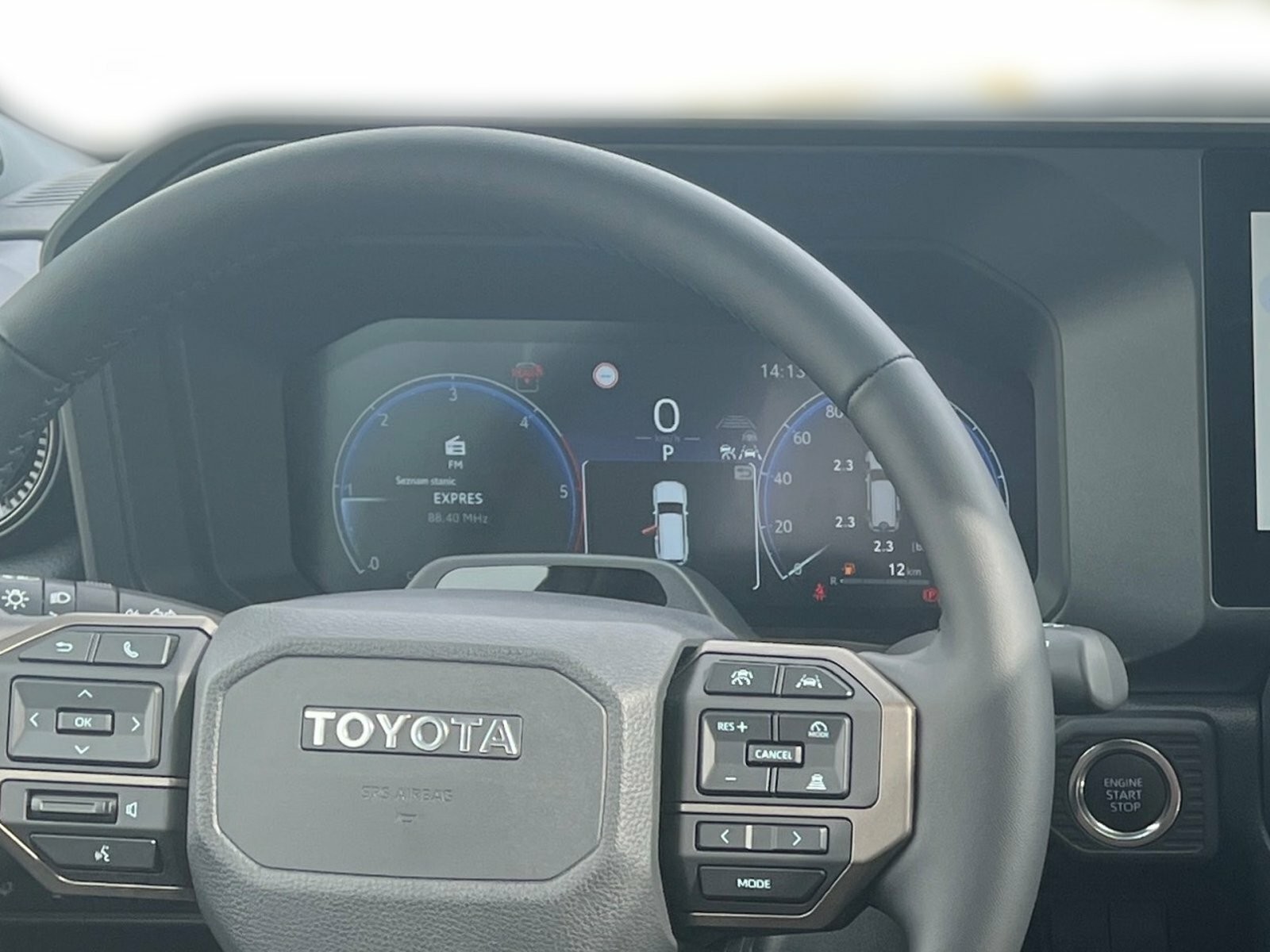 Osobné a úžitkové autá Toyota Land Cruiser 2.8L Diesel 204 - 8 AT Executive Skyview Family