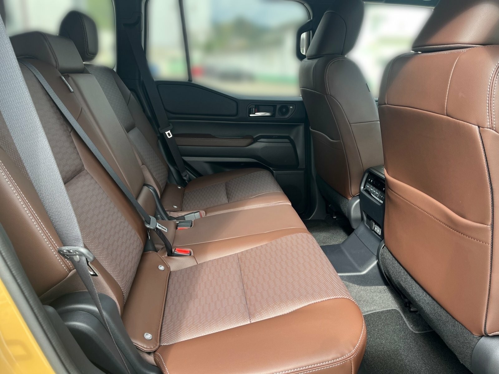 Osobné a úžitkové autá Toyota Land Cruiser 2.8L Diesel 204 - 8 AT Executive Skyview Family