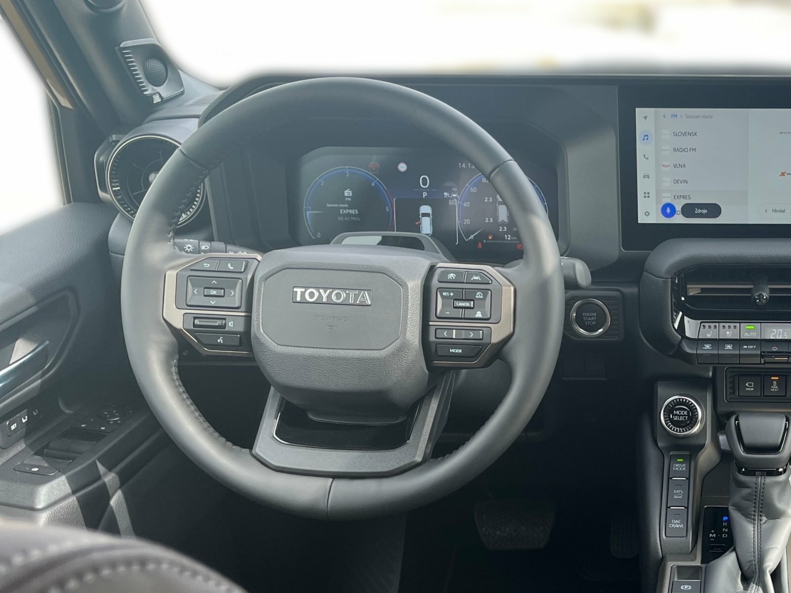 Osobné a úžitkové autá Toyota Land Cruiser 2.8L Diesel 204 - 8 AT Executive Skyview Family