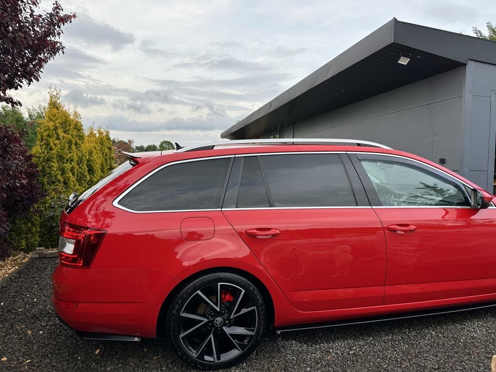 Škoda Octavia Combi 1.6 TDI 110k Business DSG