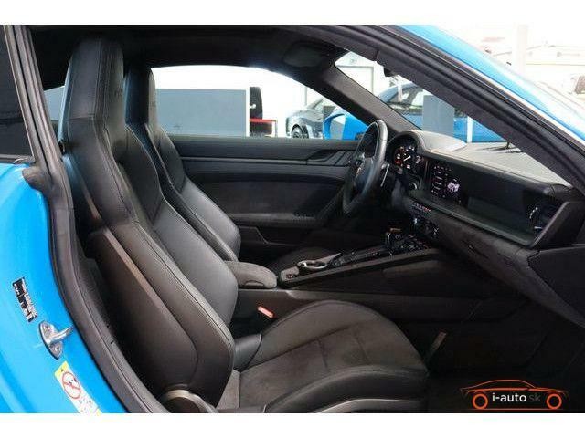 Porsche 992 GTS Sport-Design Carbon