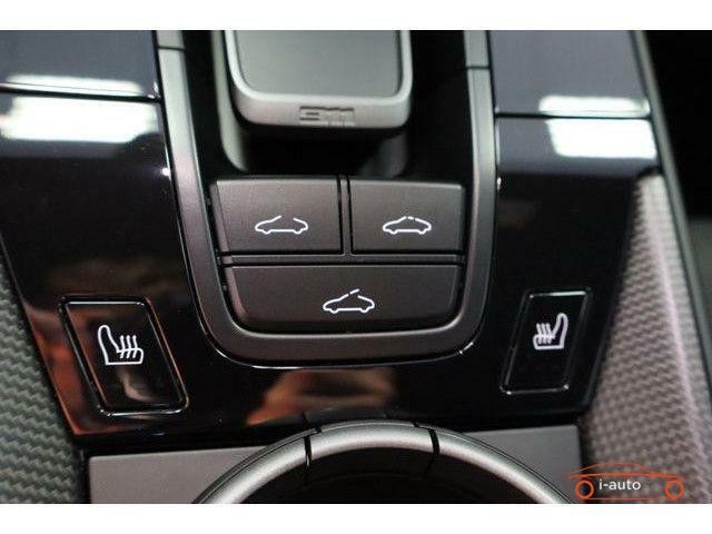 Porsche 992 GTS Sport-Design Carbon