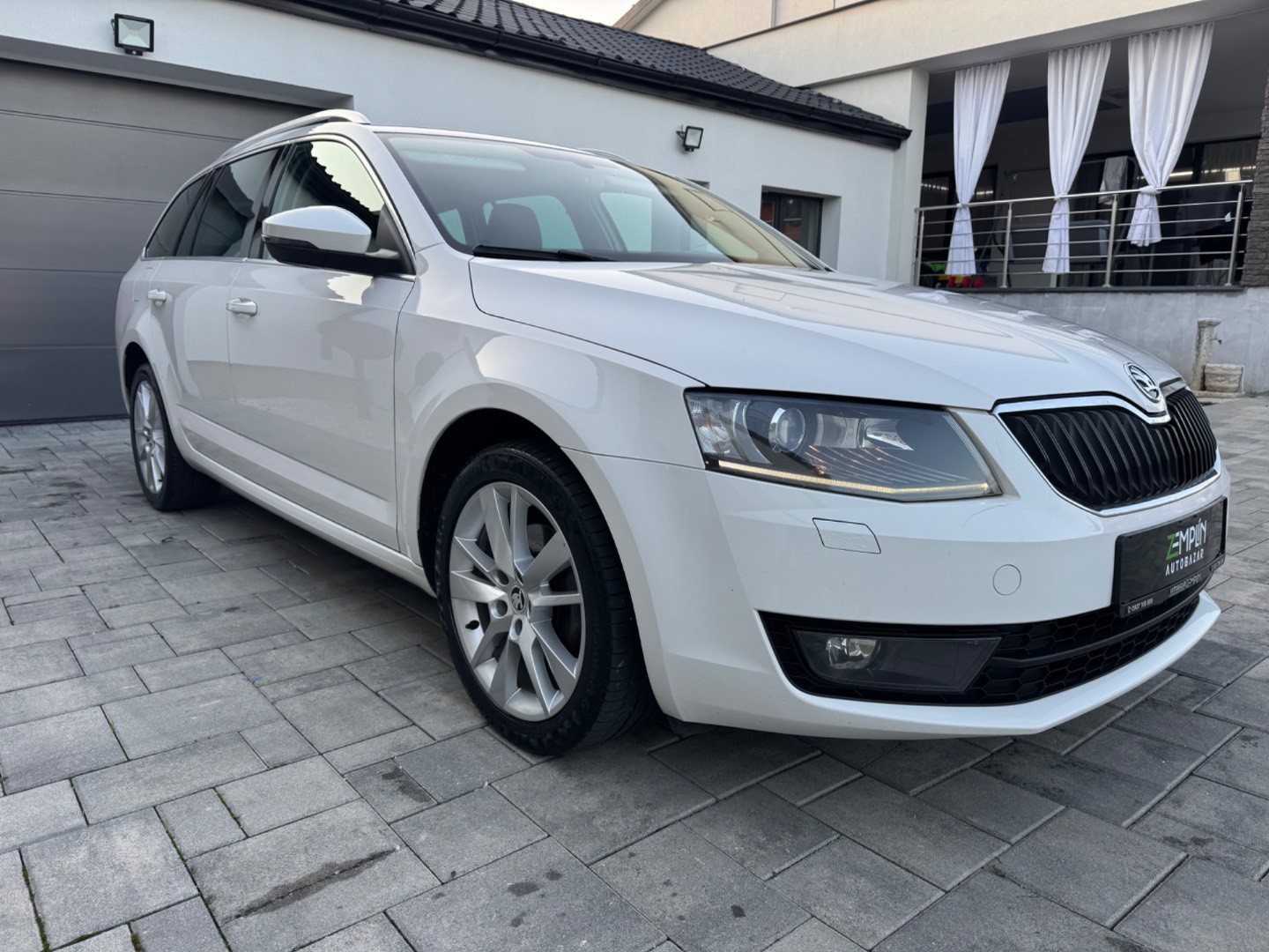 Škoda Octavia Combi 2.0 TDI Elegance/Style DSG
