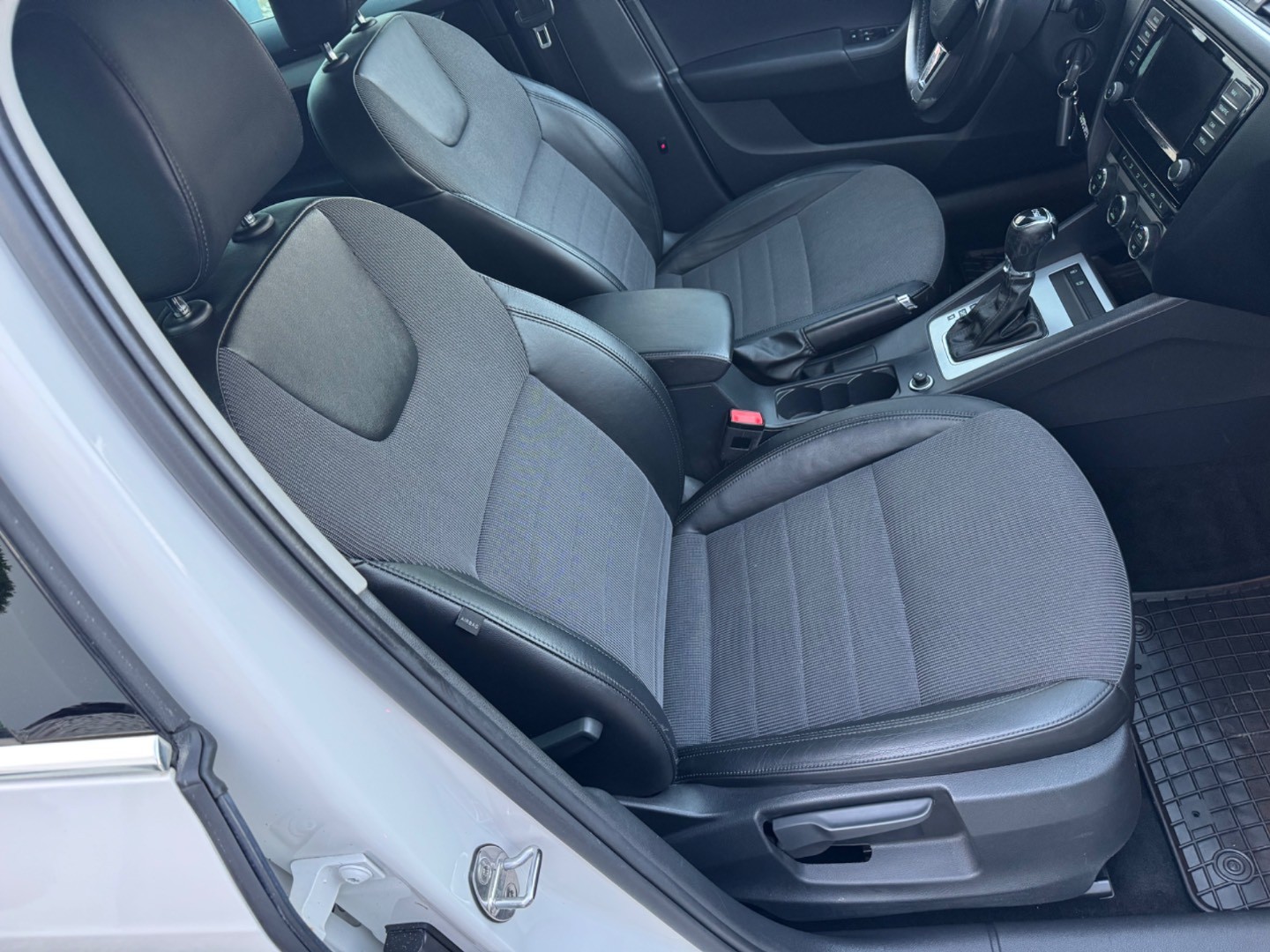 Škoda Octavia Combi 2.0 TDI Elegance/Style DSG
