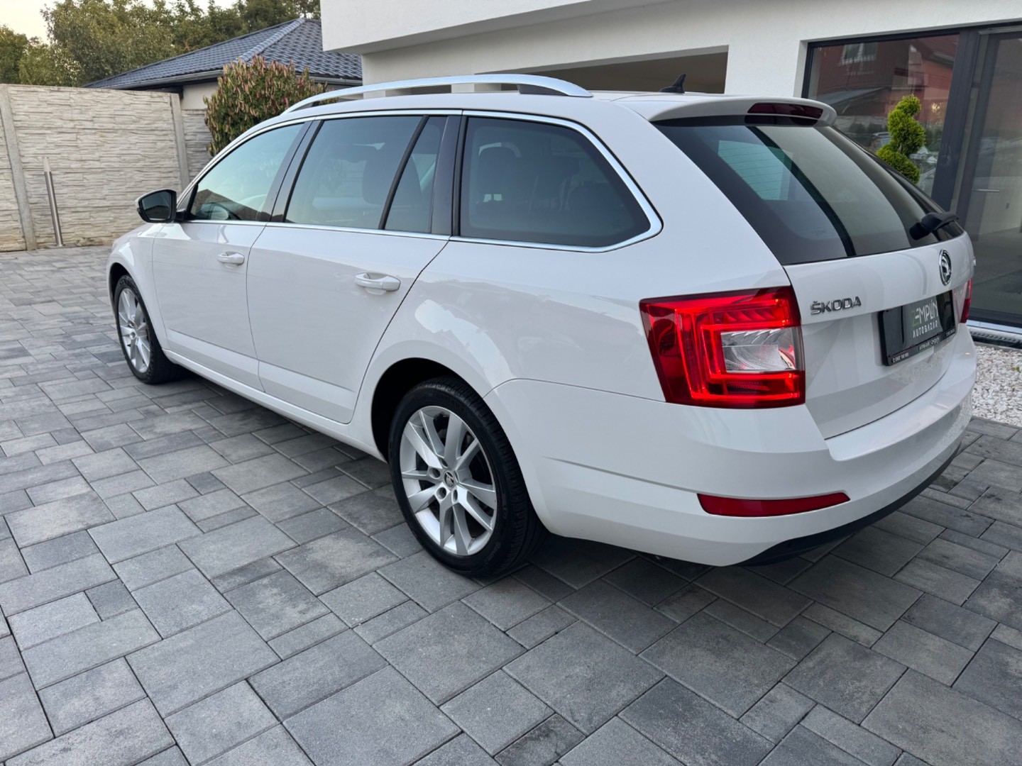 Škoda Octavia Combi 2.0 TDI Elegance/Style DSG