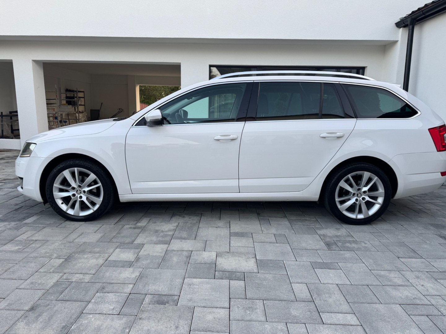 Škoda Octavia Combi 2.0 TDI Elegance/Style DSG