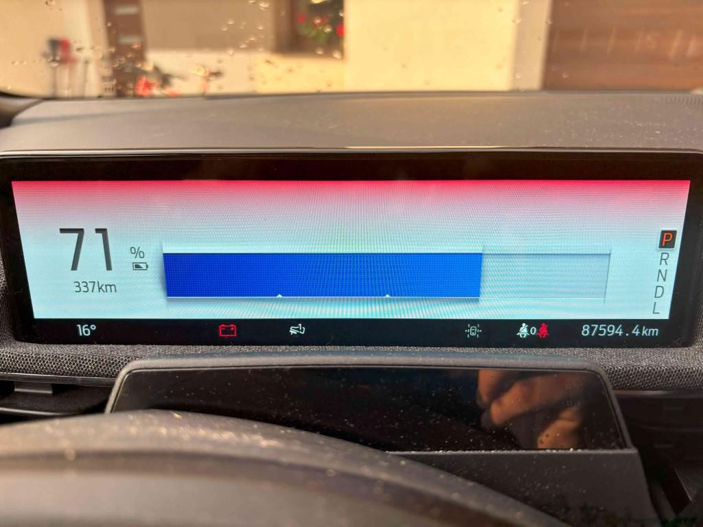 Ford Mustang Mach-E AWD 4x4 . ER 98.7 kwh . 273kw