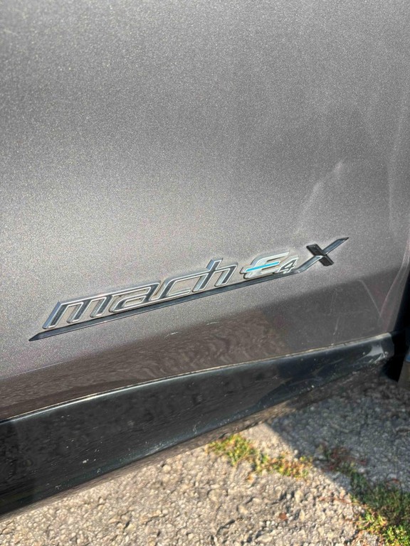 Ford Mustang Mach-E AWD 4x4 . ER 98.7 kwh . 273kw