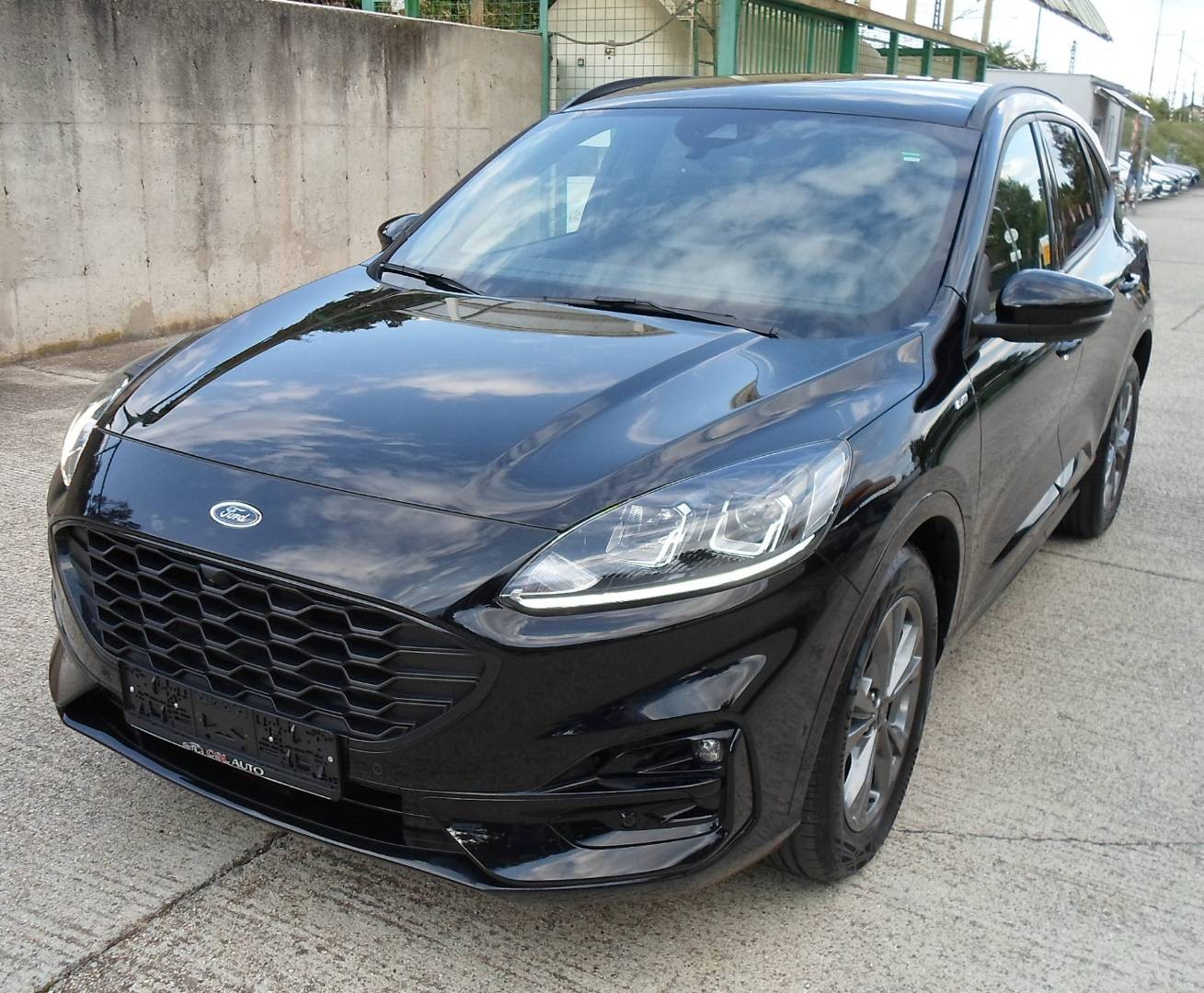 Ford Kuga 2.5 Duratec HEV 190k ST-Line eCVT,ParkPilot,kamera,navi,LED