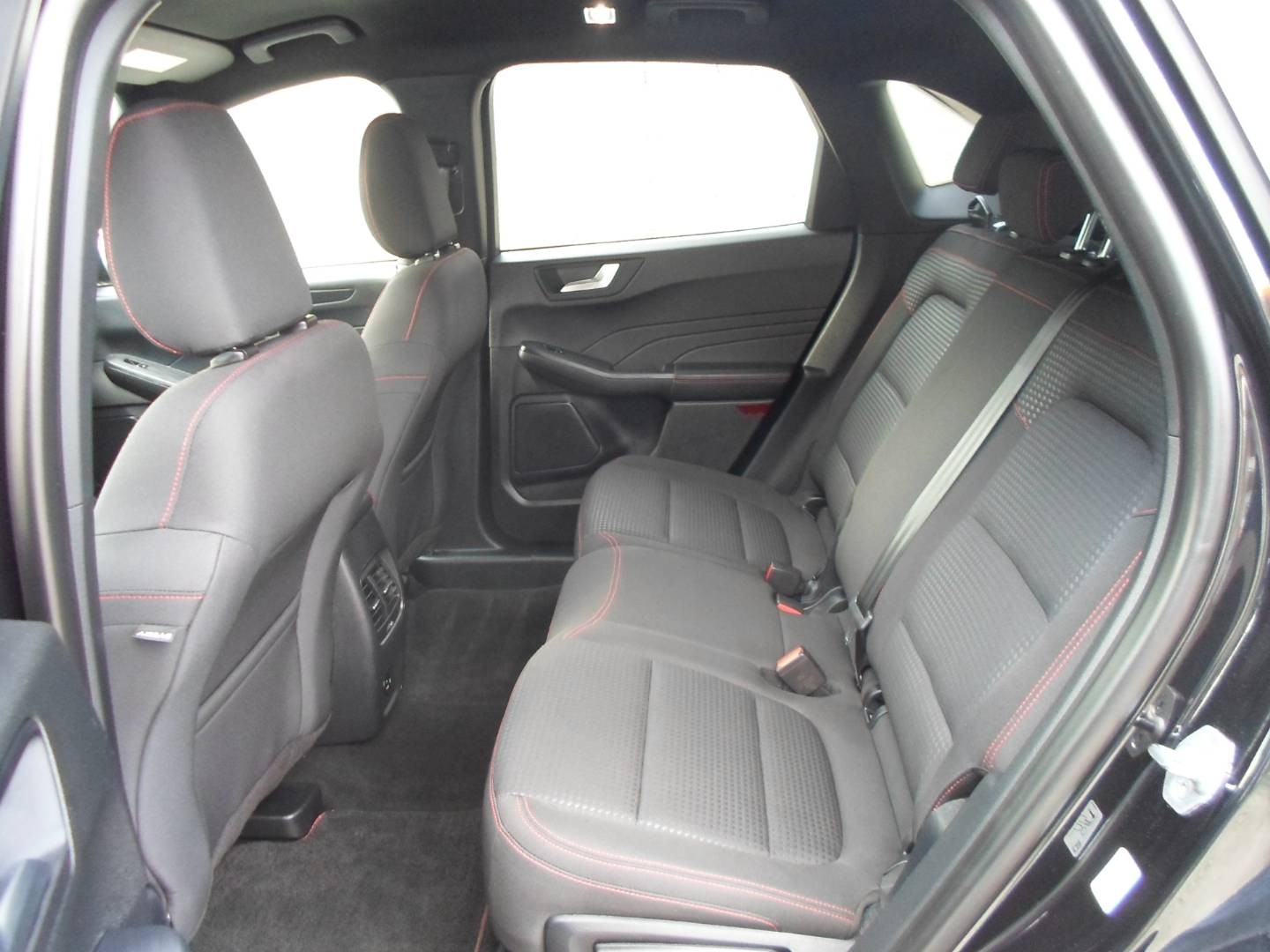 Ford Kuga 2.5 Duratec HEV 190k ST-Line eCVT,ParkPilot,kamera,navi,LED