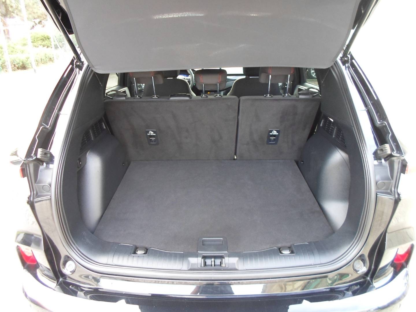 Ford Kuga 2.5 Duratec HEV 190k ST-Line eCVT,ParkPilot,kamera,navi,LED