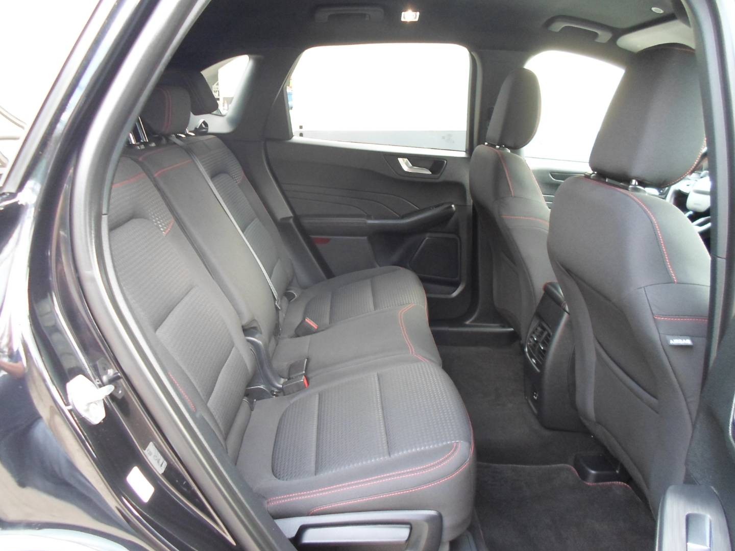 Ford Kuga 2.5 Duratec HEV 190k ST-Line eCVT,ParkPilot,kamera,navi,LED