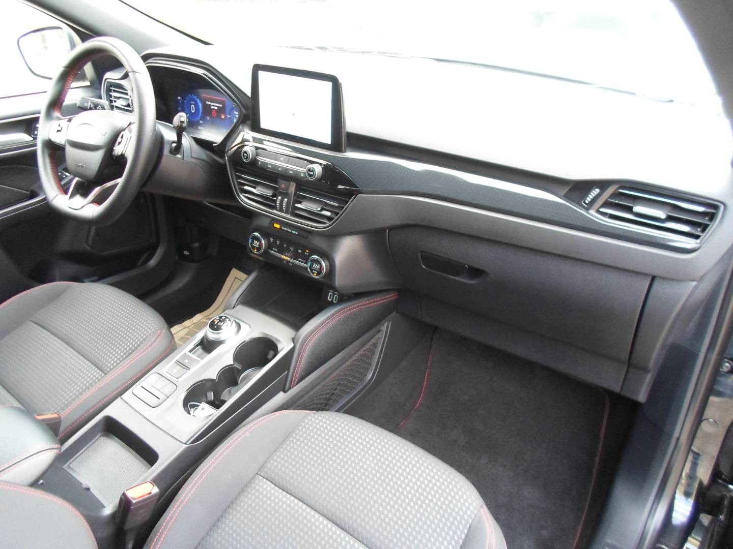 Ford Kuga 2.5 Duratec HEV 190k ST-Line eCVT,ParkPilot,kamera,navi,LED