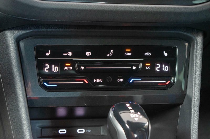 Volkswagen Tiguan R 2.0TSI 235kW ZÁRUKA*TAŽNÉ*ČR