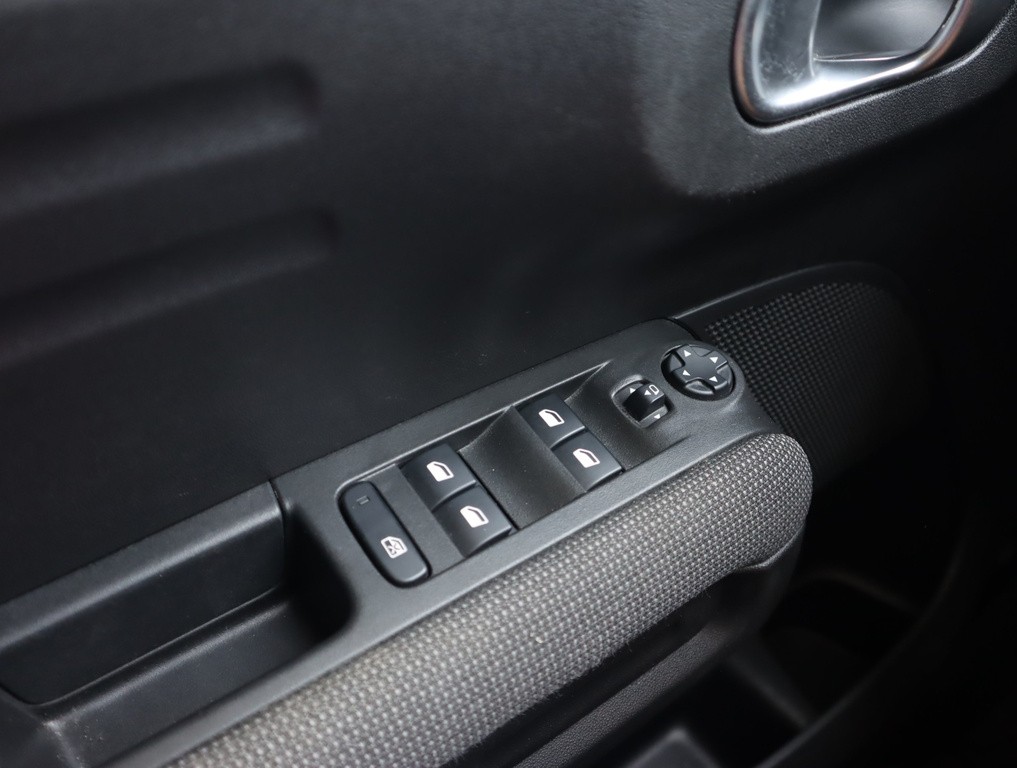 Citroen C3 Aircross Feel 1.2 PureTech Serv.kniha, Tempomat, Park. senzory