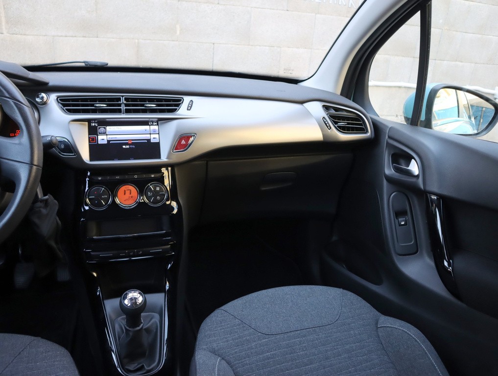 Citroen C3 1.2 VTi Serv.kniha, Tempomat, Park. senzory