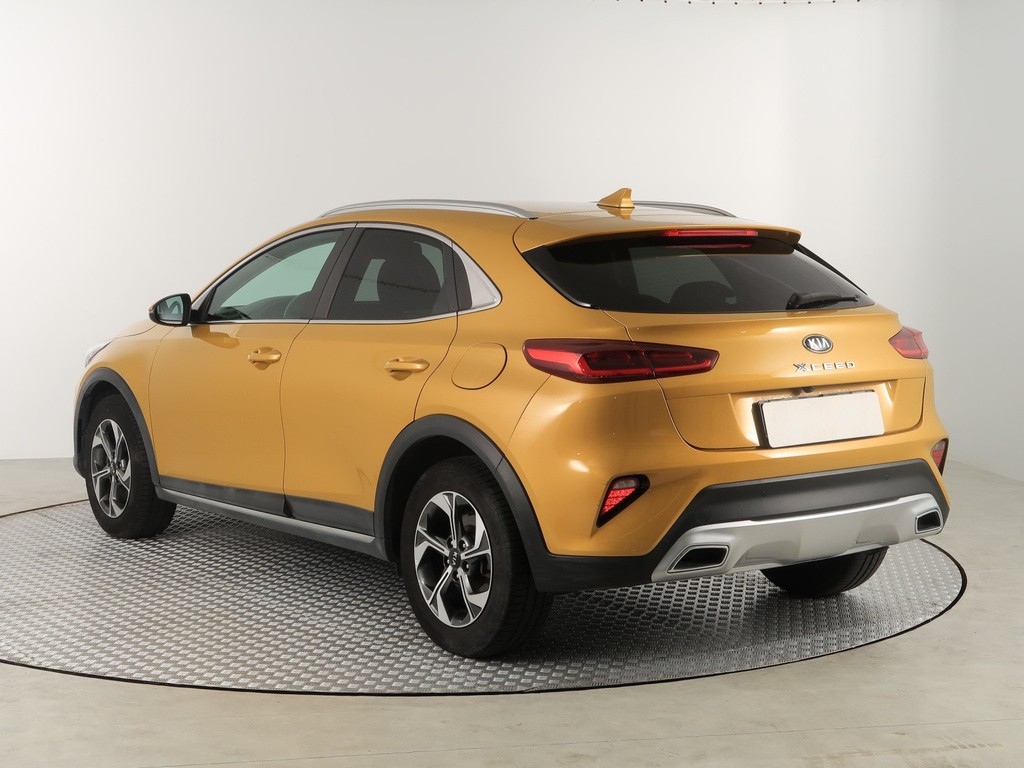 Kia XCeed Gold 1.5 T-GDI Sk 1 maj