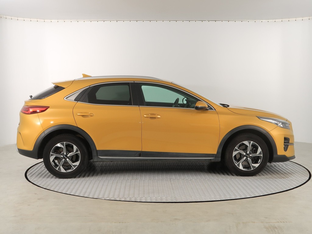 Kia XCeed Gold 1.5 T-GDI Sk 1 maj