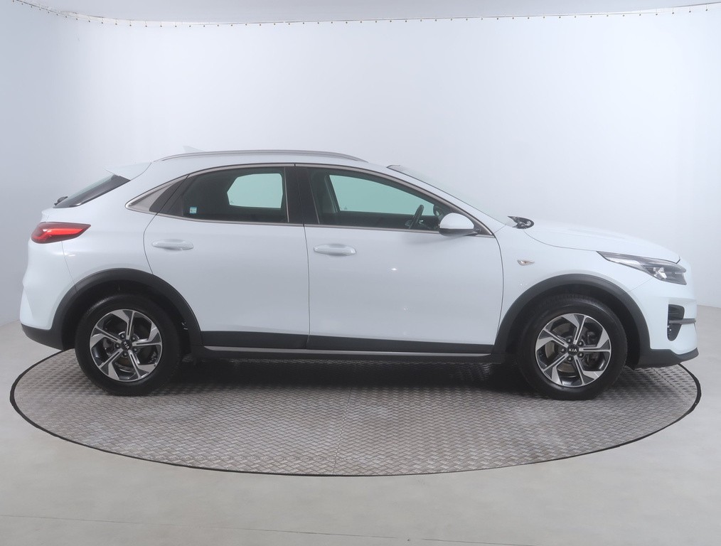 Kia XCeed 1.6 CRDi MHEV Serv.kniha, Tempomat, Vyhř. sedaček