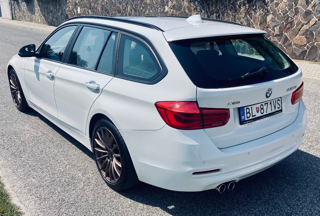 BMW rad 3 Touring 330d Touring xDrive A/T