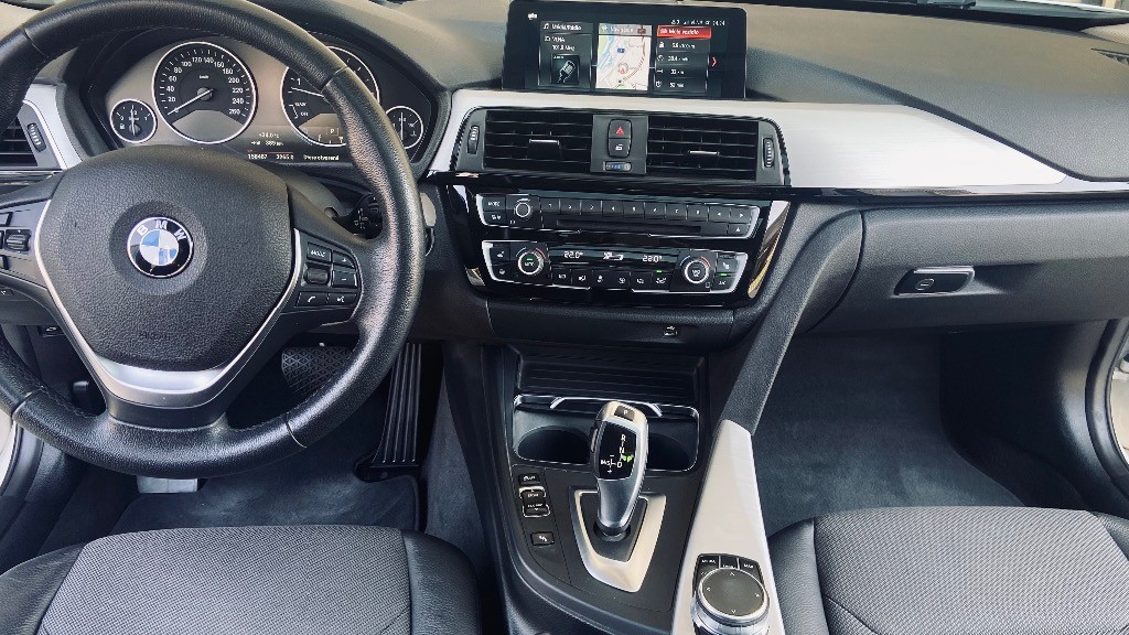 BMW rad 3 Touring 330d Touring xDrive A/T