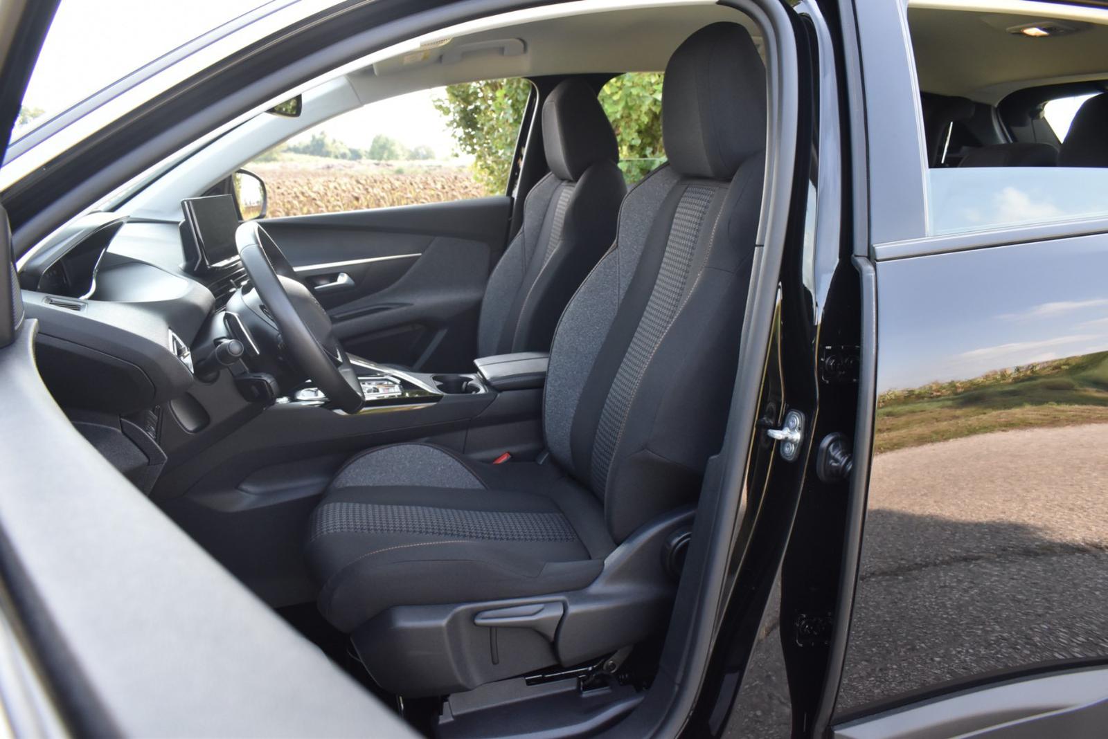 Peugeot 3008 1.5 Blue HDi 130k Active Pack A/T