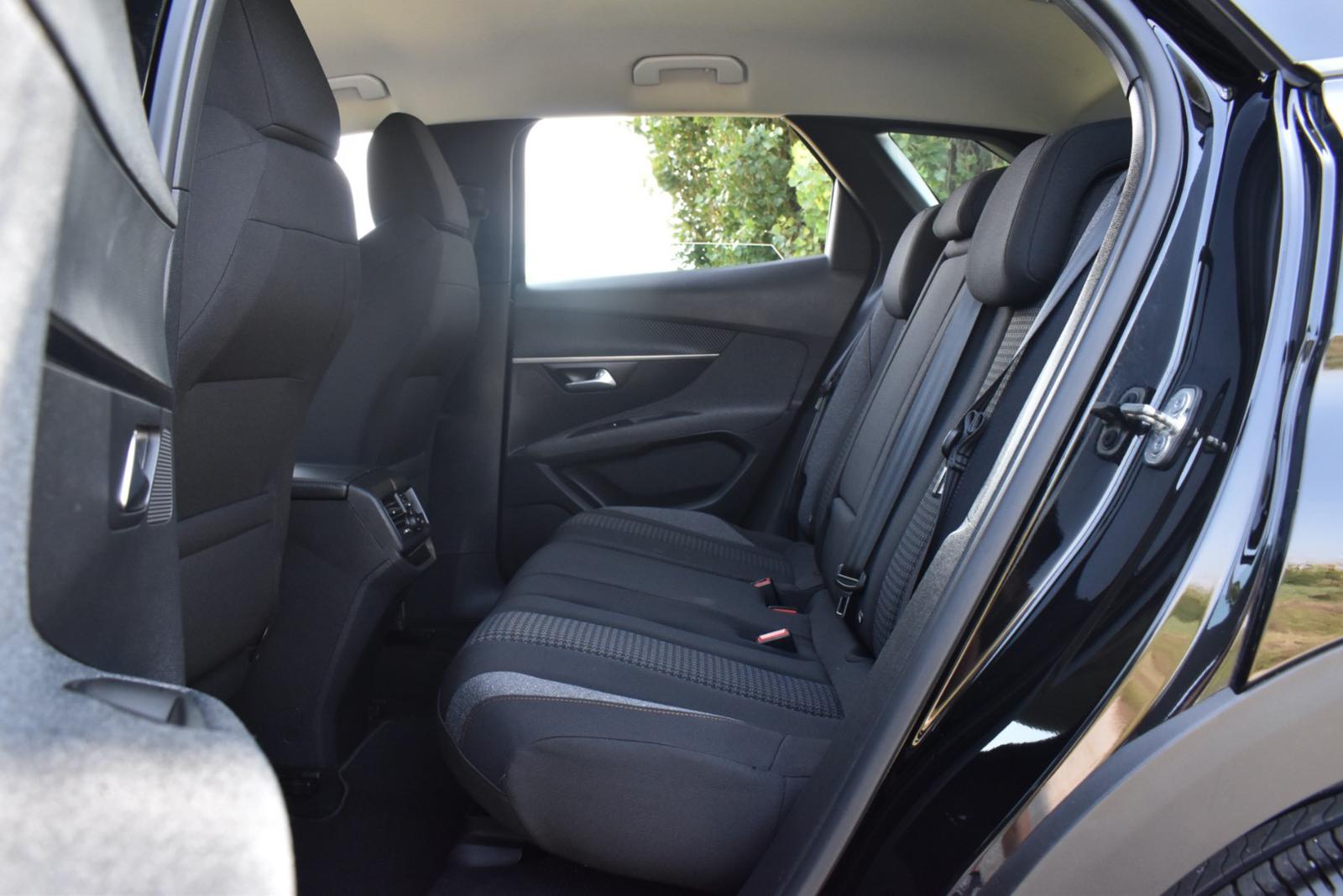Peugeot 3008 1.5 Blue HDi 130k Active Pack A/T