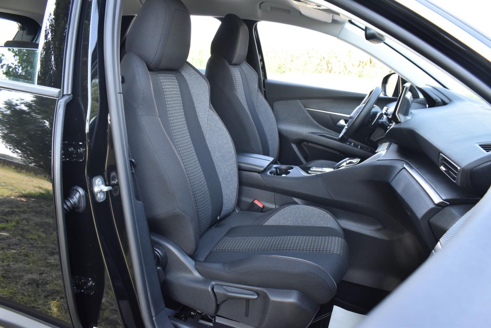 Peugeot 3008 1.5 Blue HDi 130k Active Pack A/T