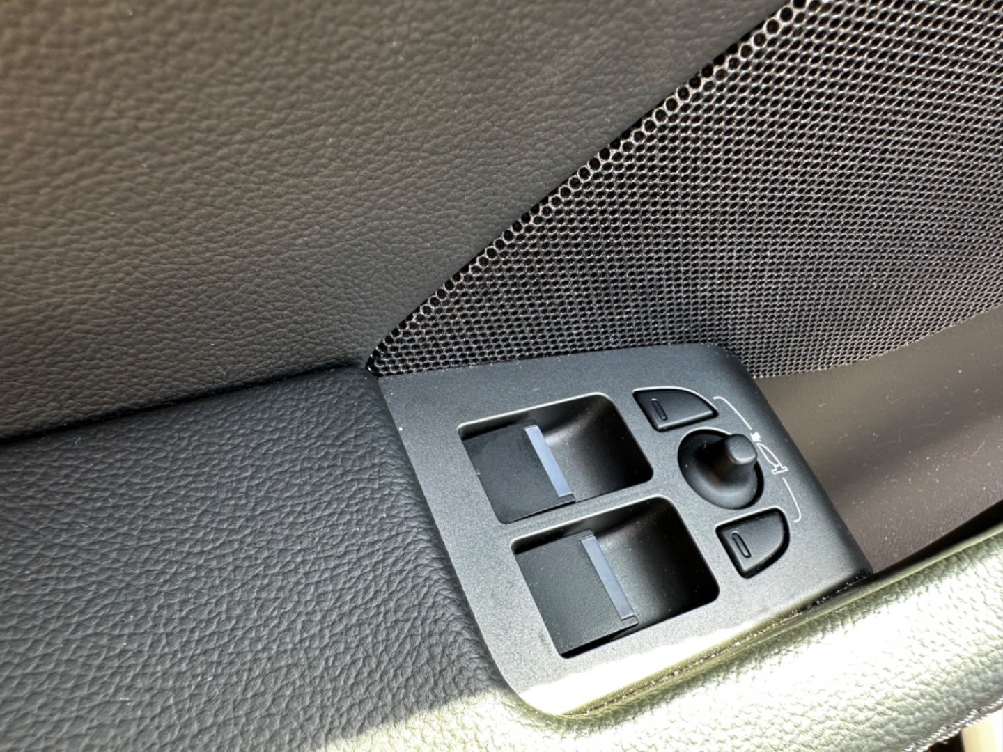 Jaguar F-Type Convertible 3.0L V6 A/T R-Dynamic