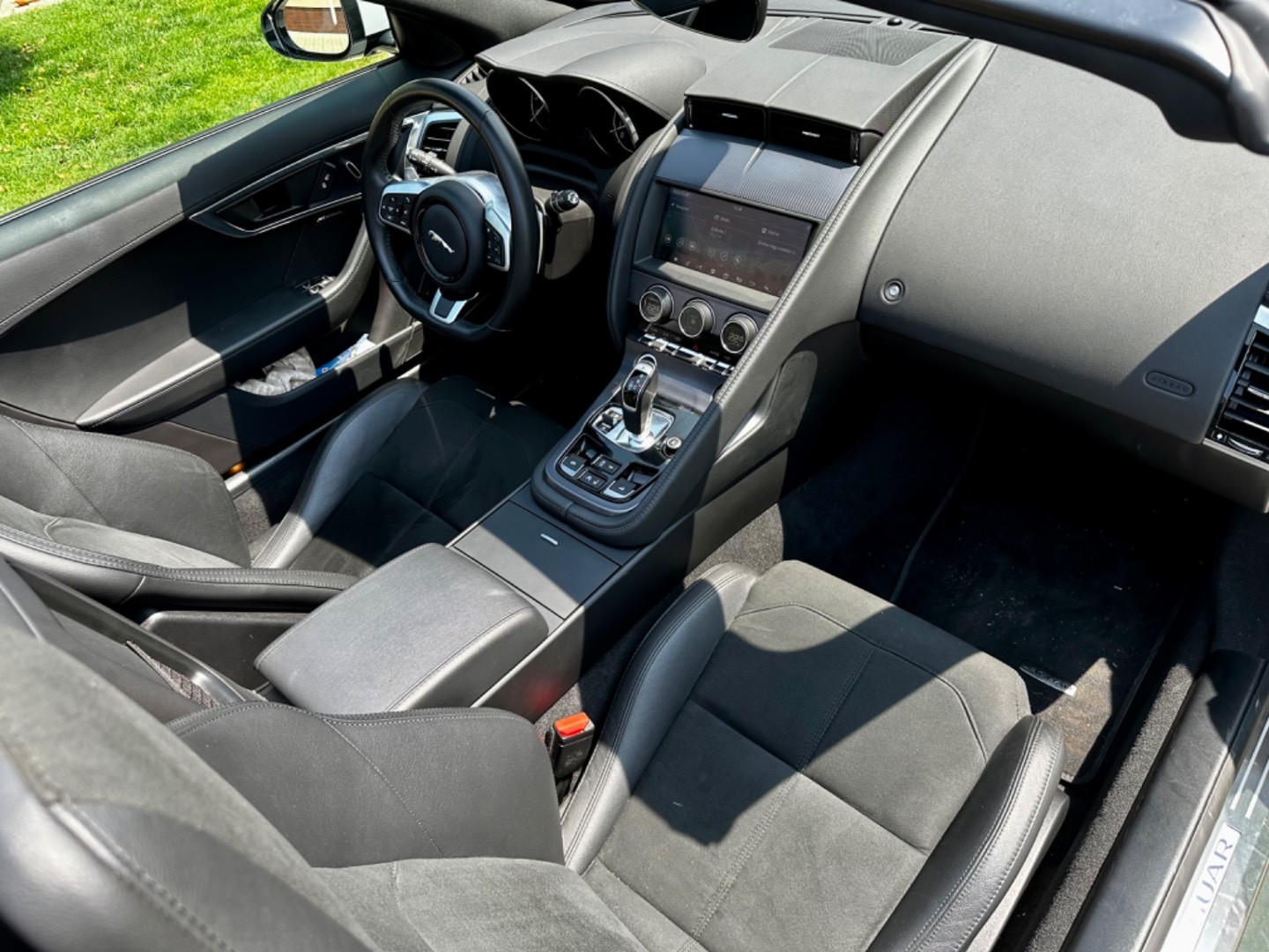 Jaguar F-Type Convertible 3.0L V6 A/T R-Dynamic