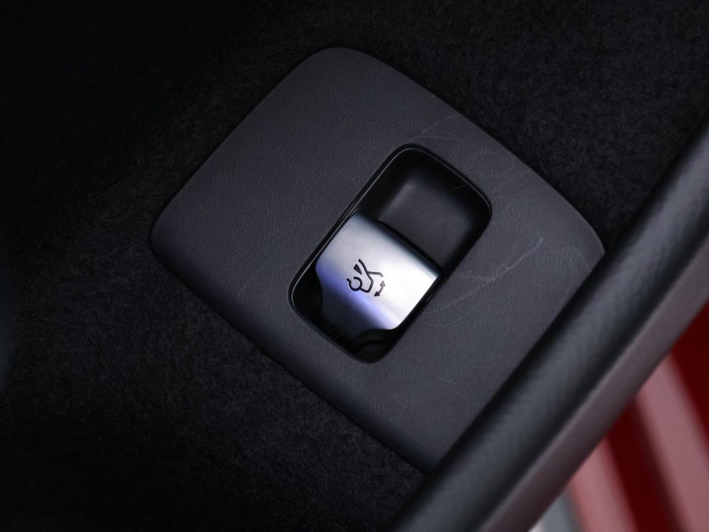 Mercedes E trieda T 220d 4-Matic AMG