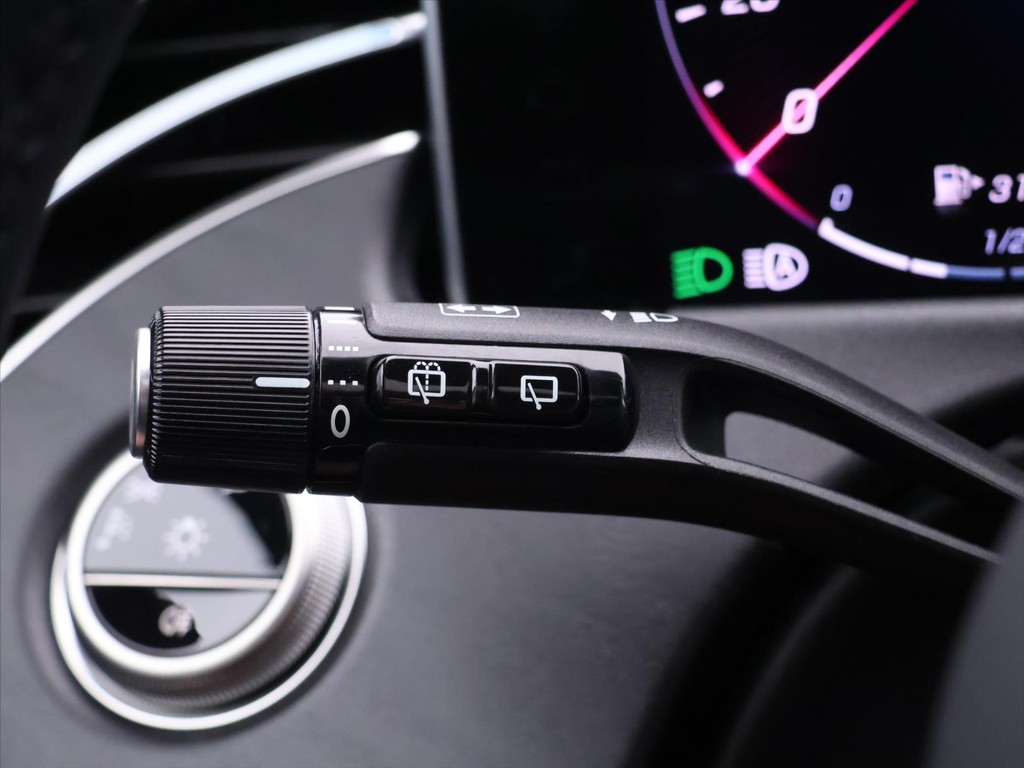 Mercedes E trieda T 220d 4-Matic AMG