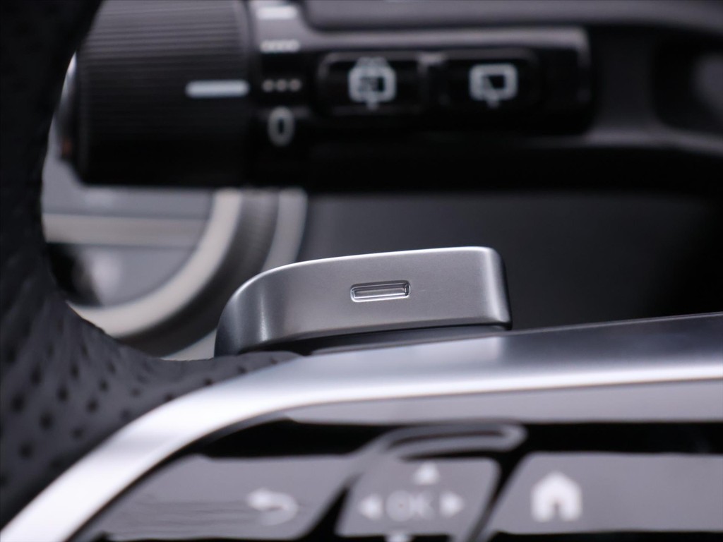 Mercedes E trieda T 220d 4-Matic AMG