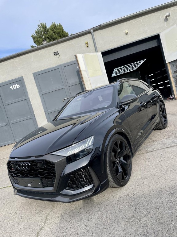 Audi RSQ8 SUV Full Carbon 441kw Automat
