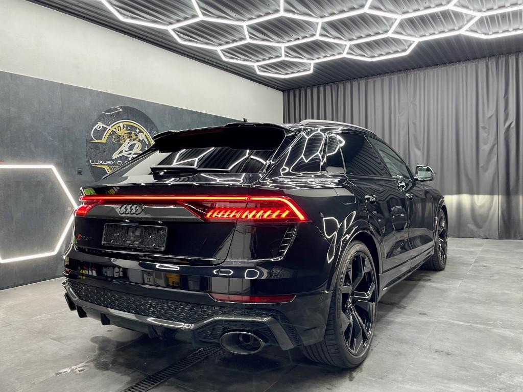 Audi RSQ8 SUV Full Carbon 441kw Automat